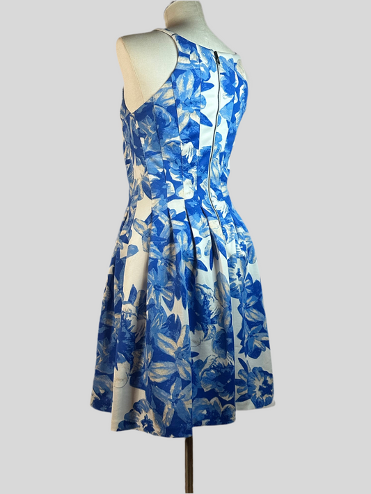 Vince Camaro - Beautiful Flower back Zip Dress