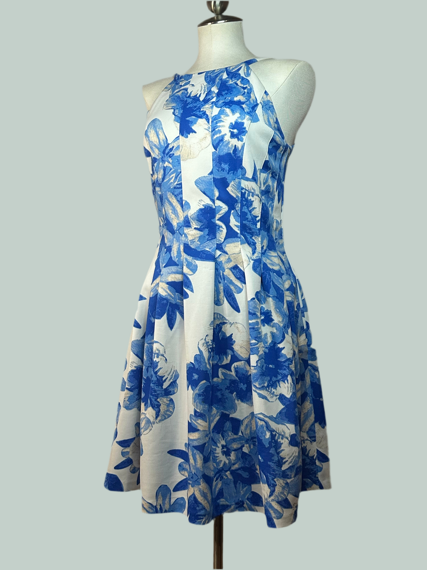 Vince Camaro - Beautiful Flower back Zip Dress