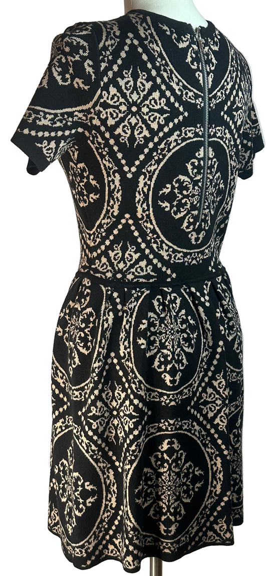 Romeo & Juliet Couture Knit Short Sleeve Mini Dress -Size is Large